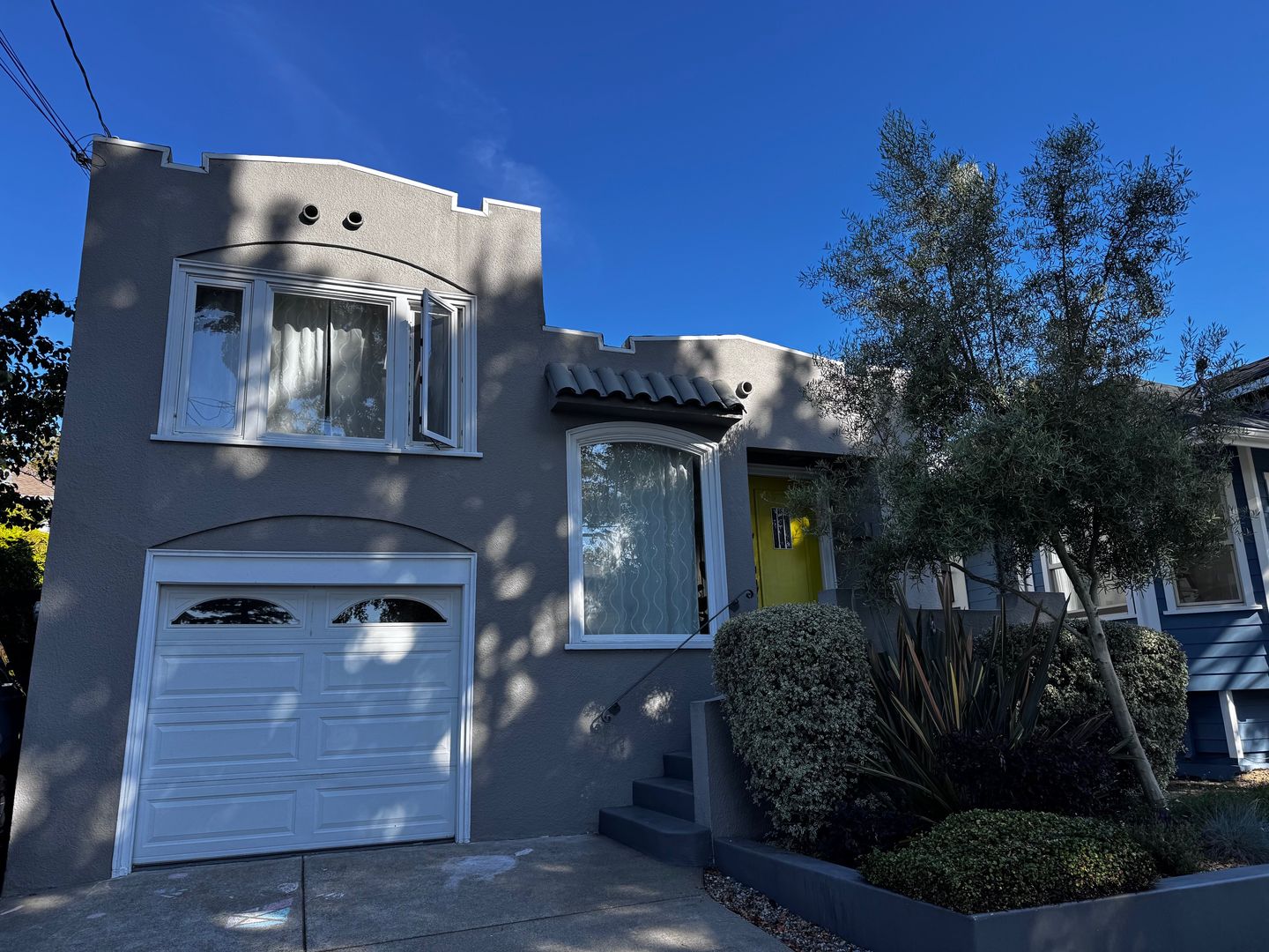 Alameda House: 1434 Paru St