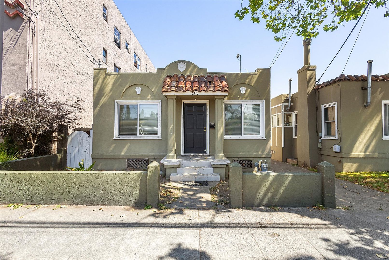 Alameda House: 731 Central Ave