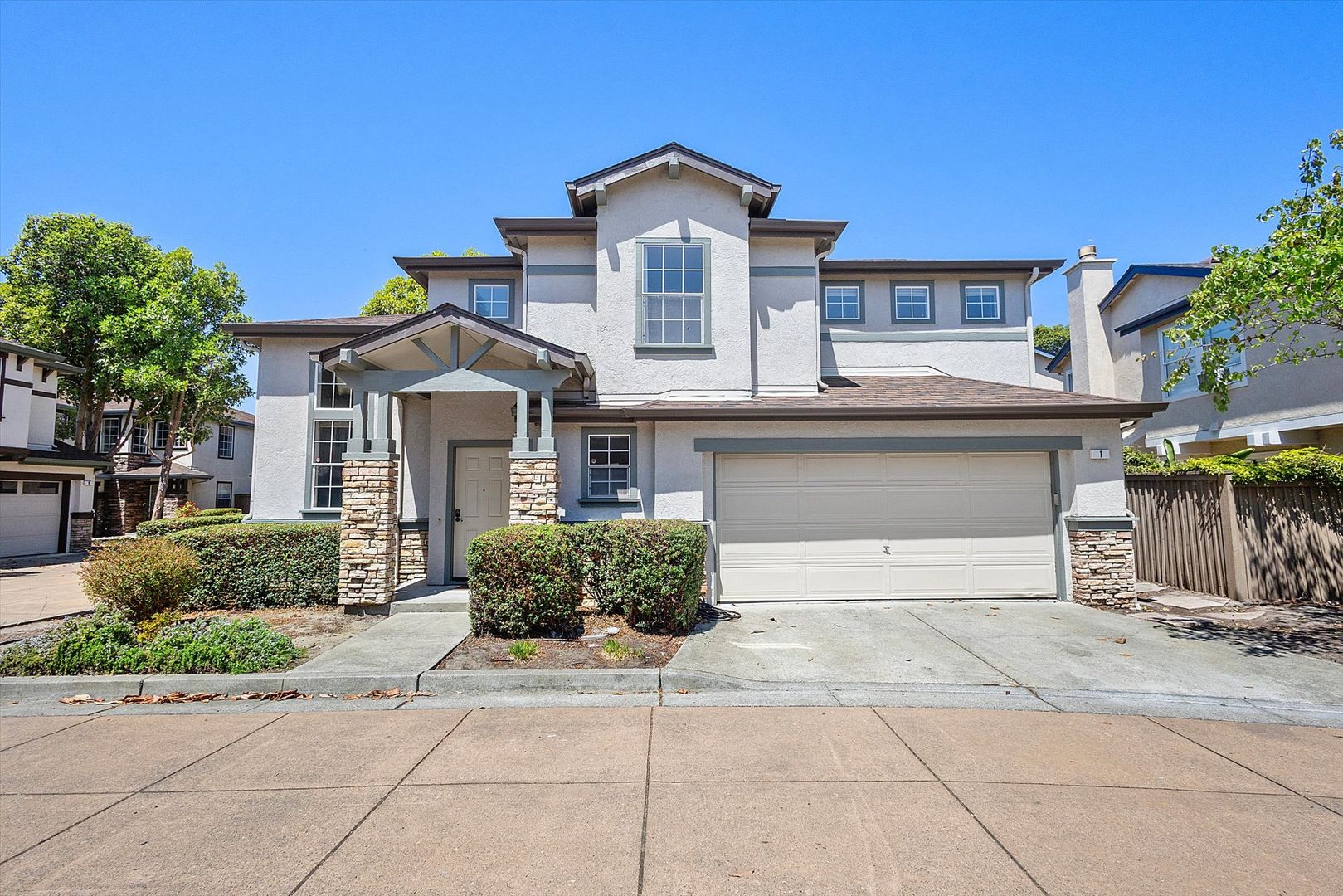 Alameda House: 1 Challen Ct