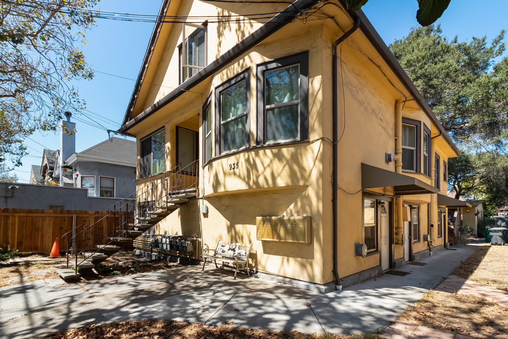 Alameda Apartment: 935 Central Ave #E