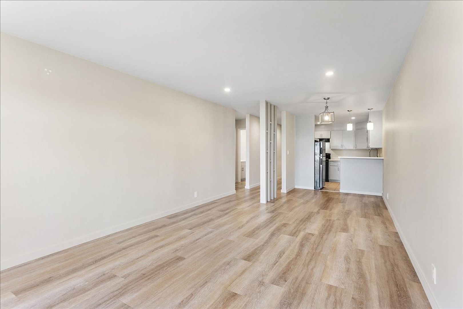 Oakland Apartment: 528 Merritt Ave #303