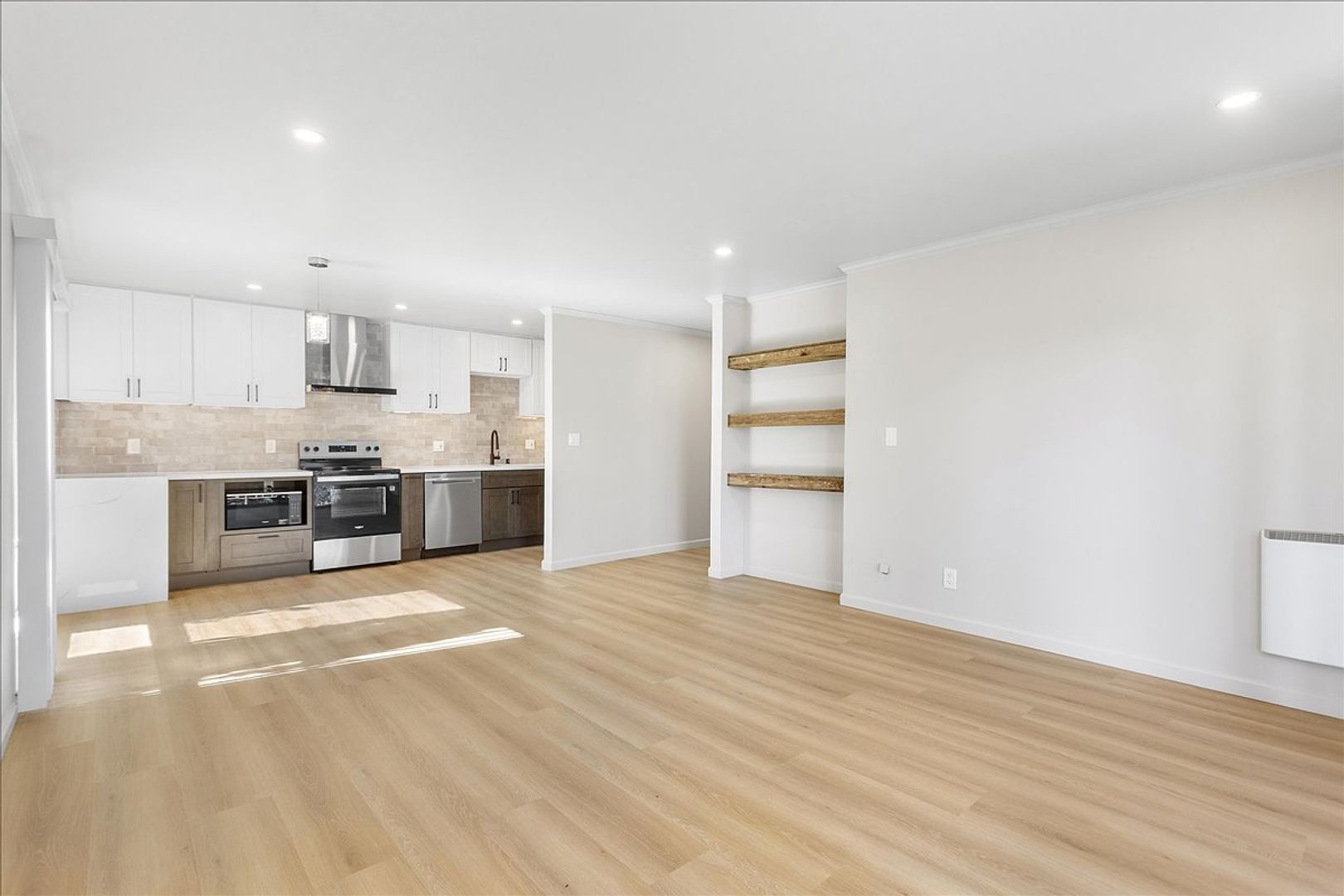 Oakland Apartment: 528 Merritt Ave #107