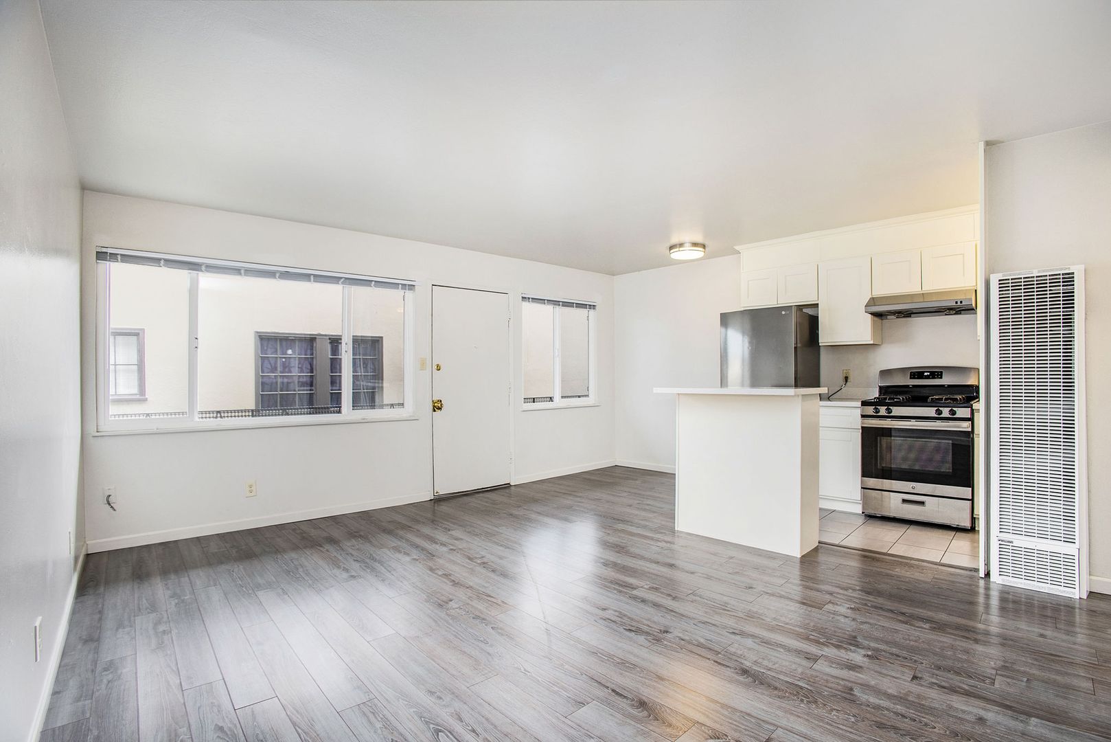 Alameda Apartment: 1804 Santa Clara Ave