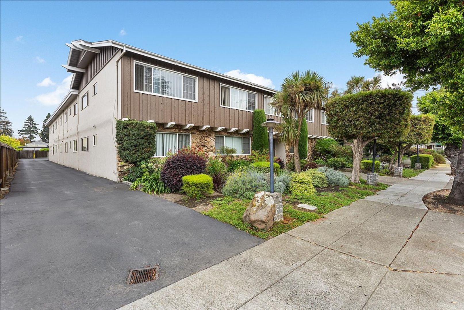 Alameda Apartment: 1212 Regent St #B - LU