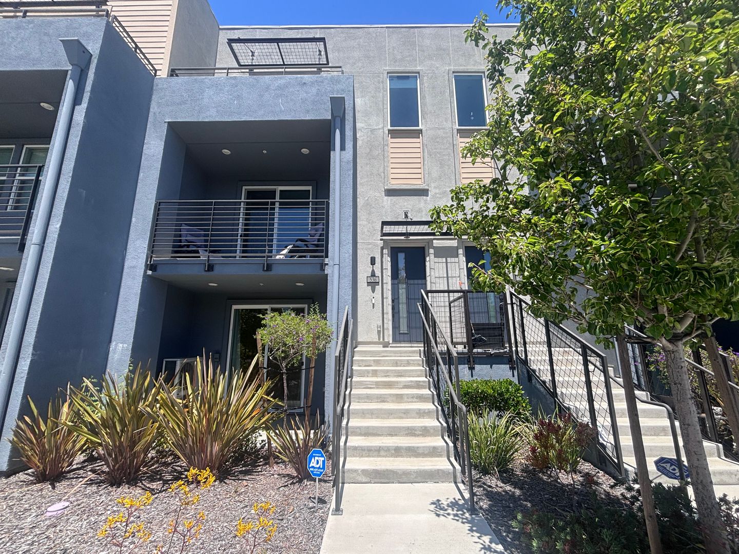 Alameda Townhome: 536 Oak Ridge Ln