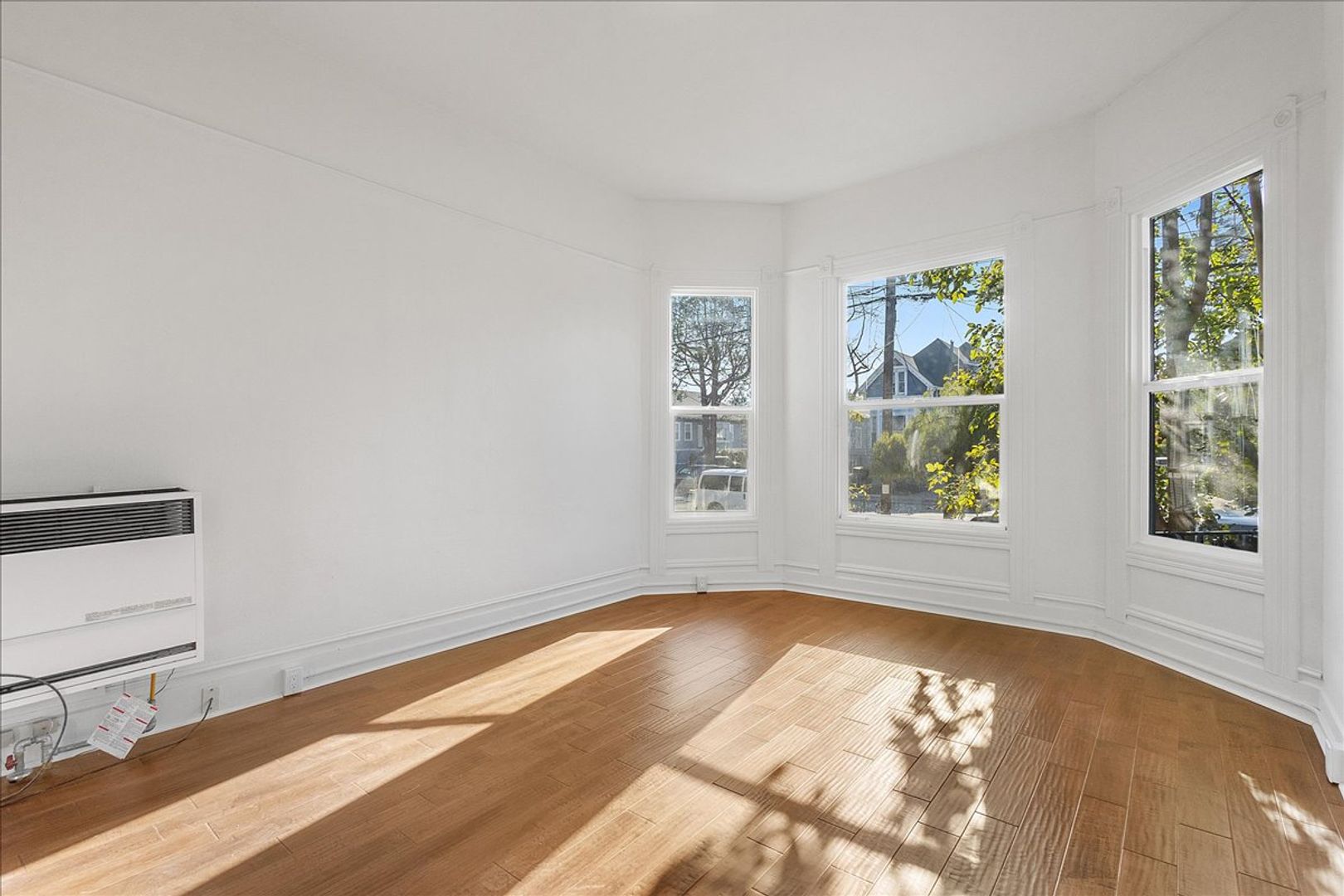 Alameda Apartment: 2115-2117 Buena Vista Ave