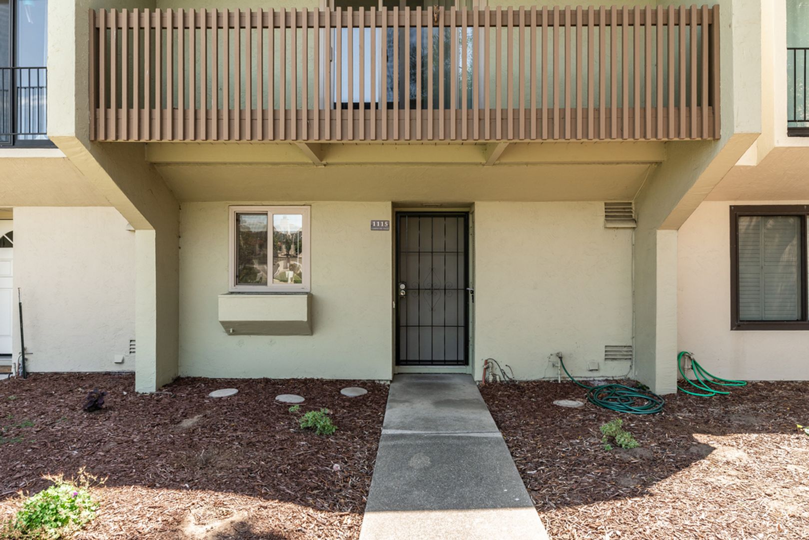 Alameda House: 1115 Camino del Valle