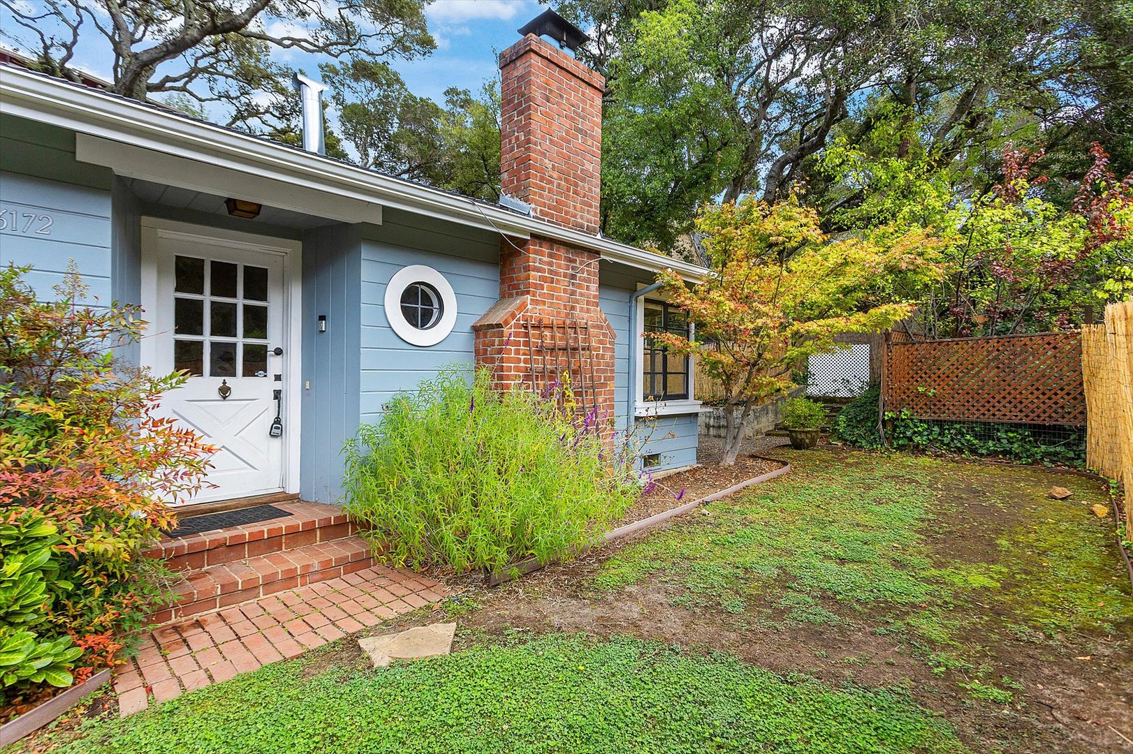 Oakland House: 6172 Moraga Ave