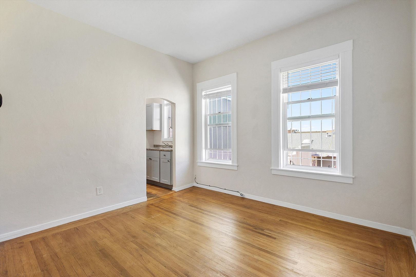 Alameda Apartment: 2318 Santa Clara Ave #E