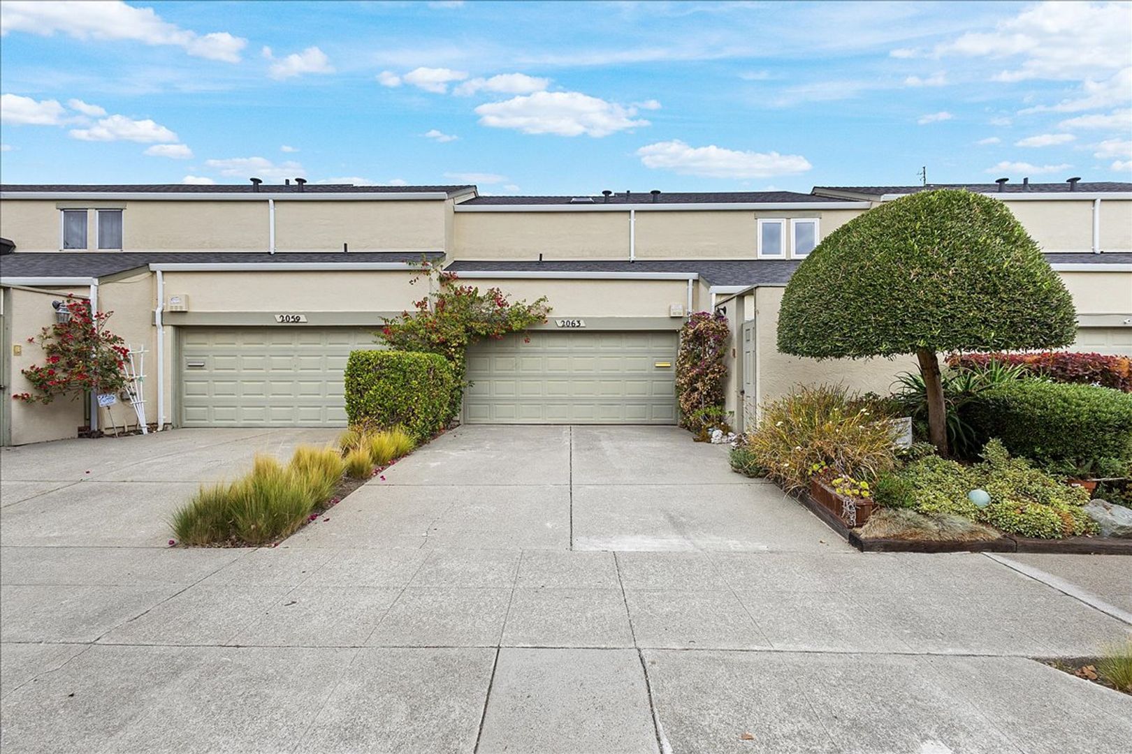 Alameda House: 2063 Whitehall Pl