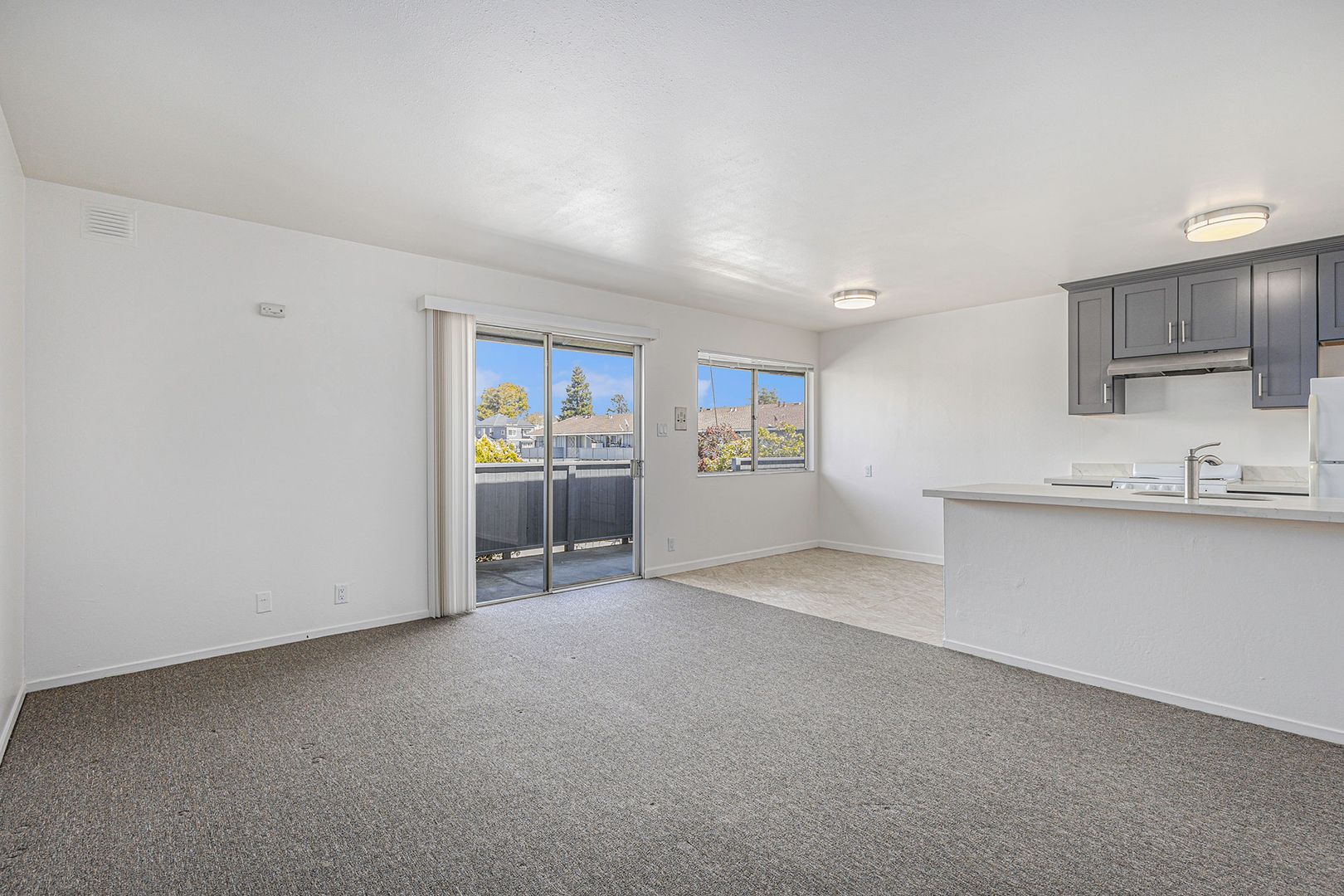 Alameda Apartment: 2167 Otis Dr #201