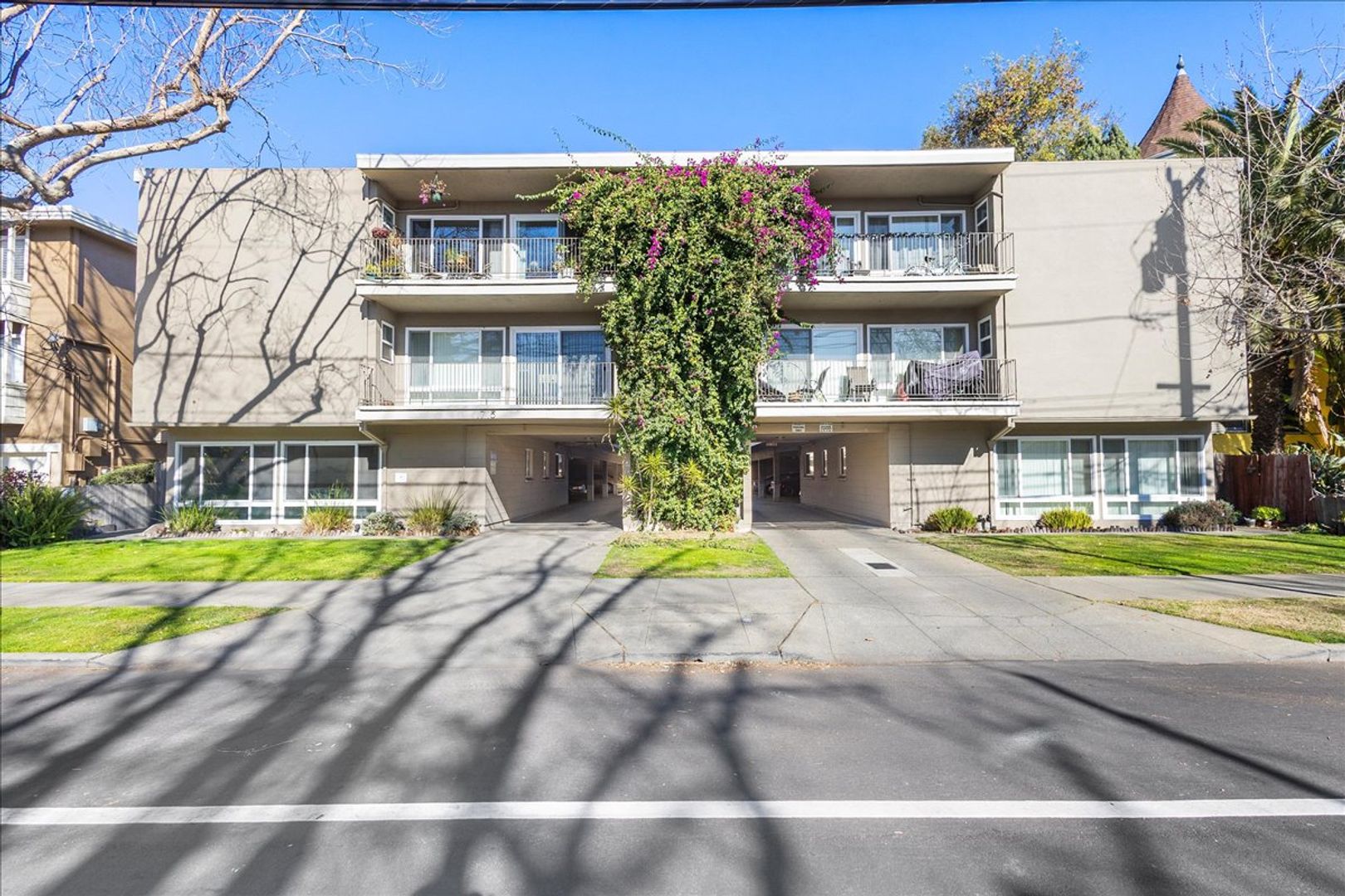 Alameda Apartment: 1715 Central Ave