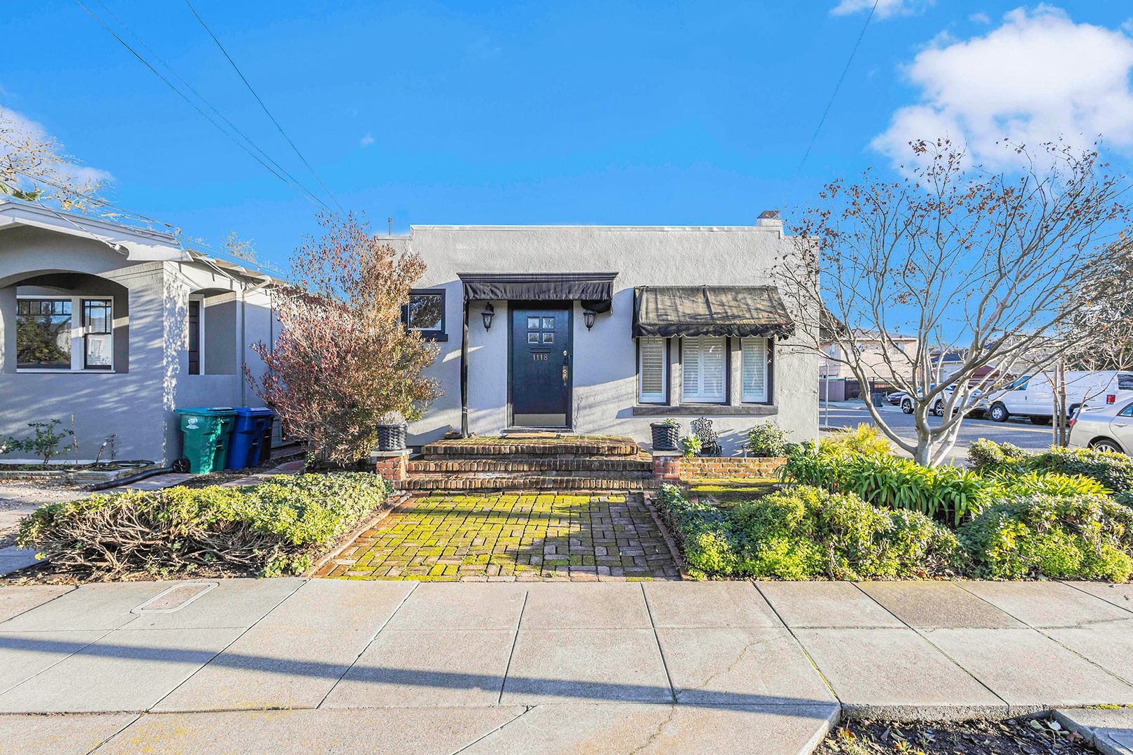 Alameda House: 1118 High St