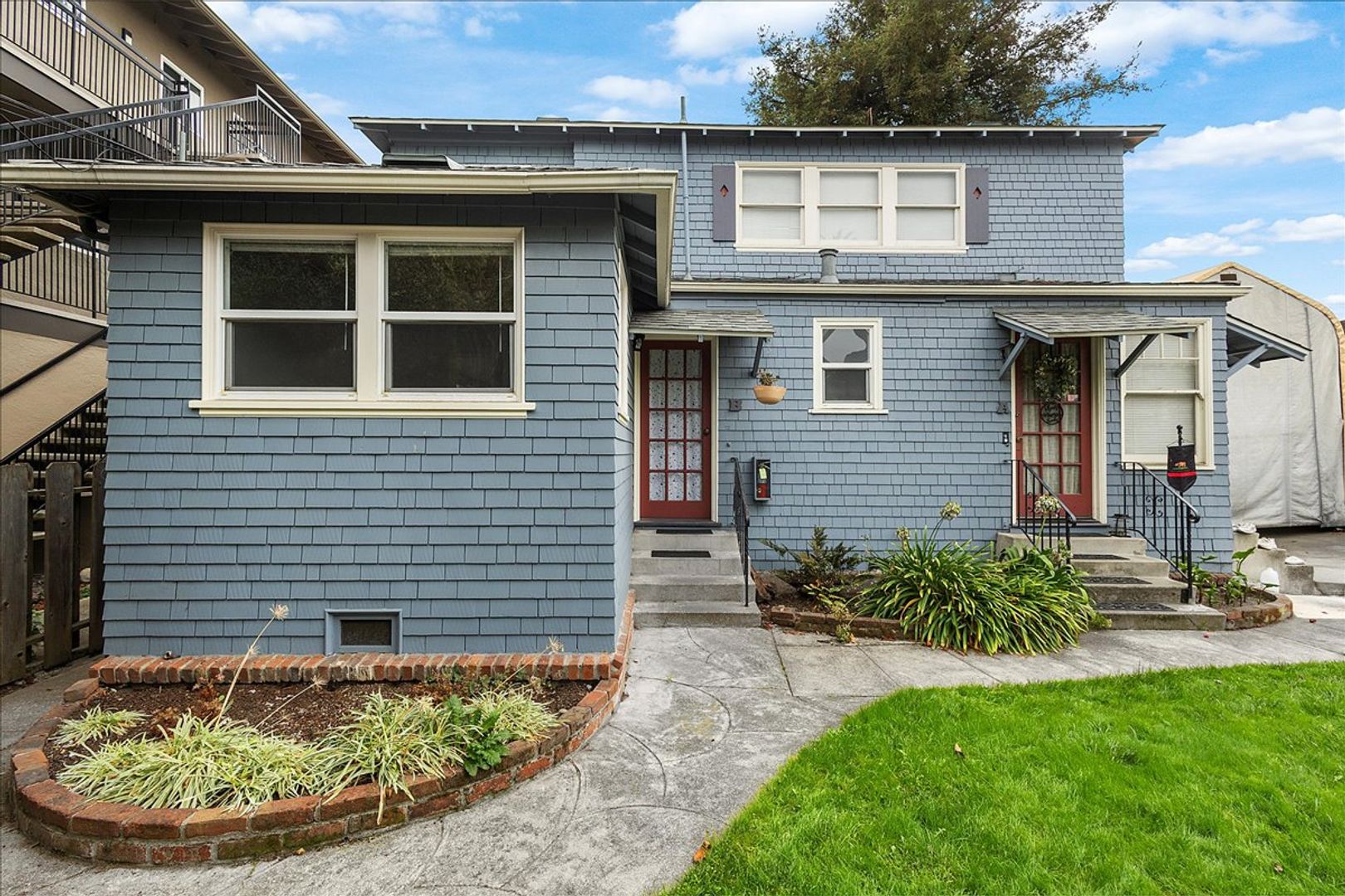 Alameda Apartment: 2148 Santa Clara Ave