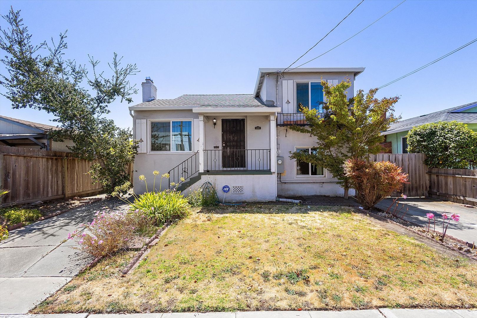 Alameda House: 208 Pacific Ave