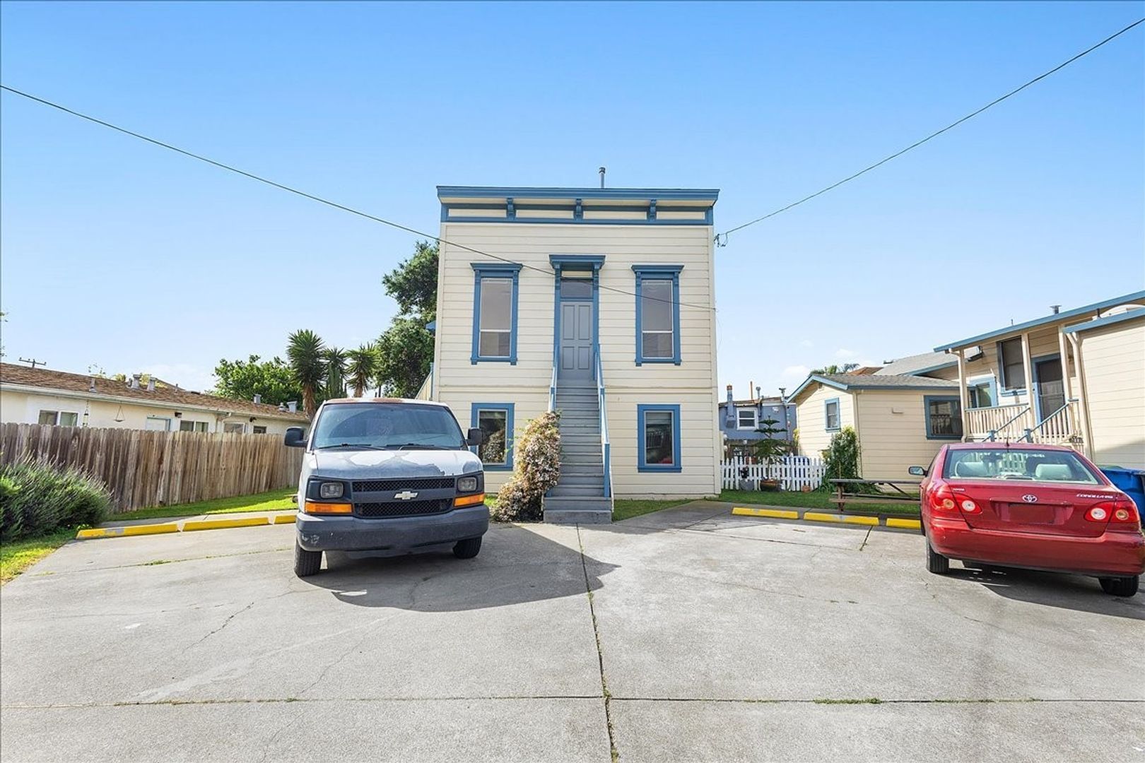 Alameda Apartment: 1816 - 1818 - 1820 3rd St / 306 - 308 Spruce St