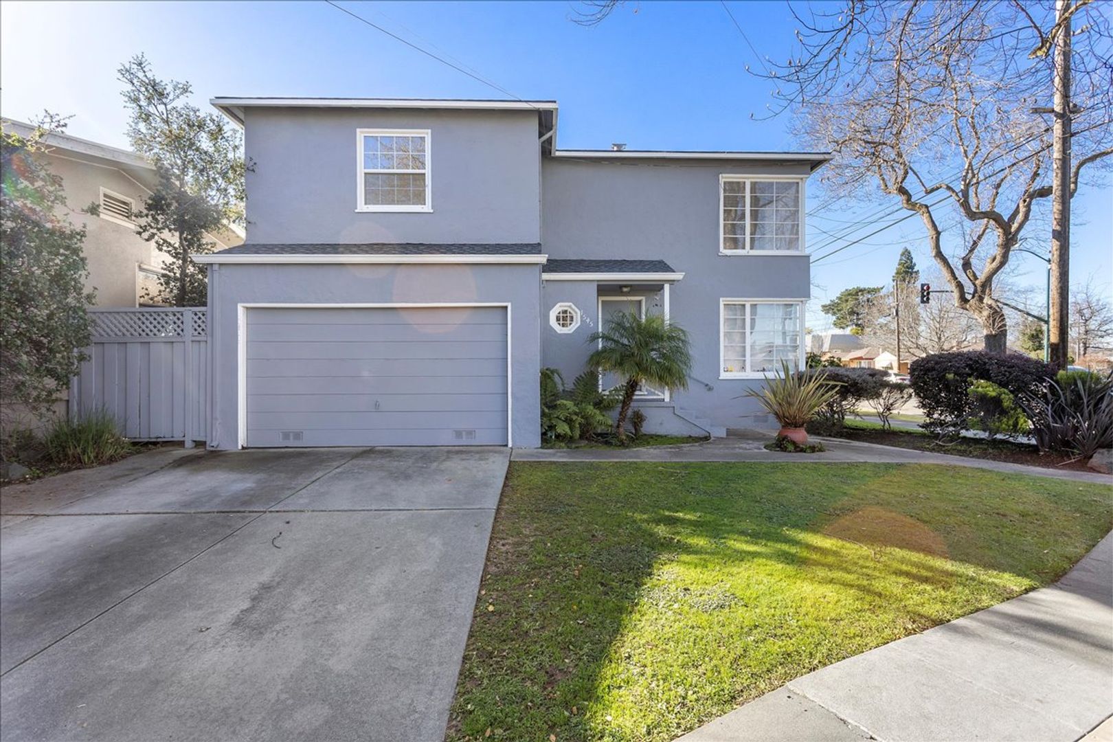 Alameda Apartment: 1545 8th St