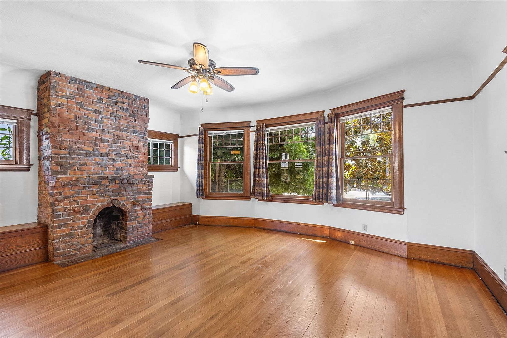 Alameda House: 1733 Lincoln Ave