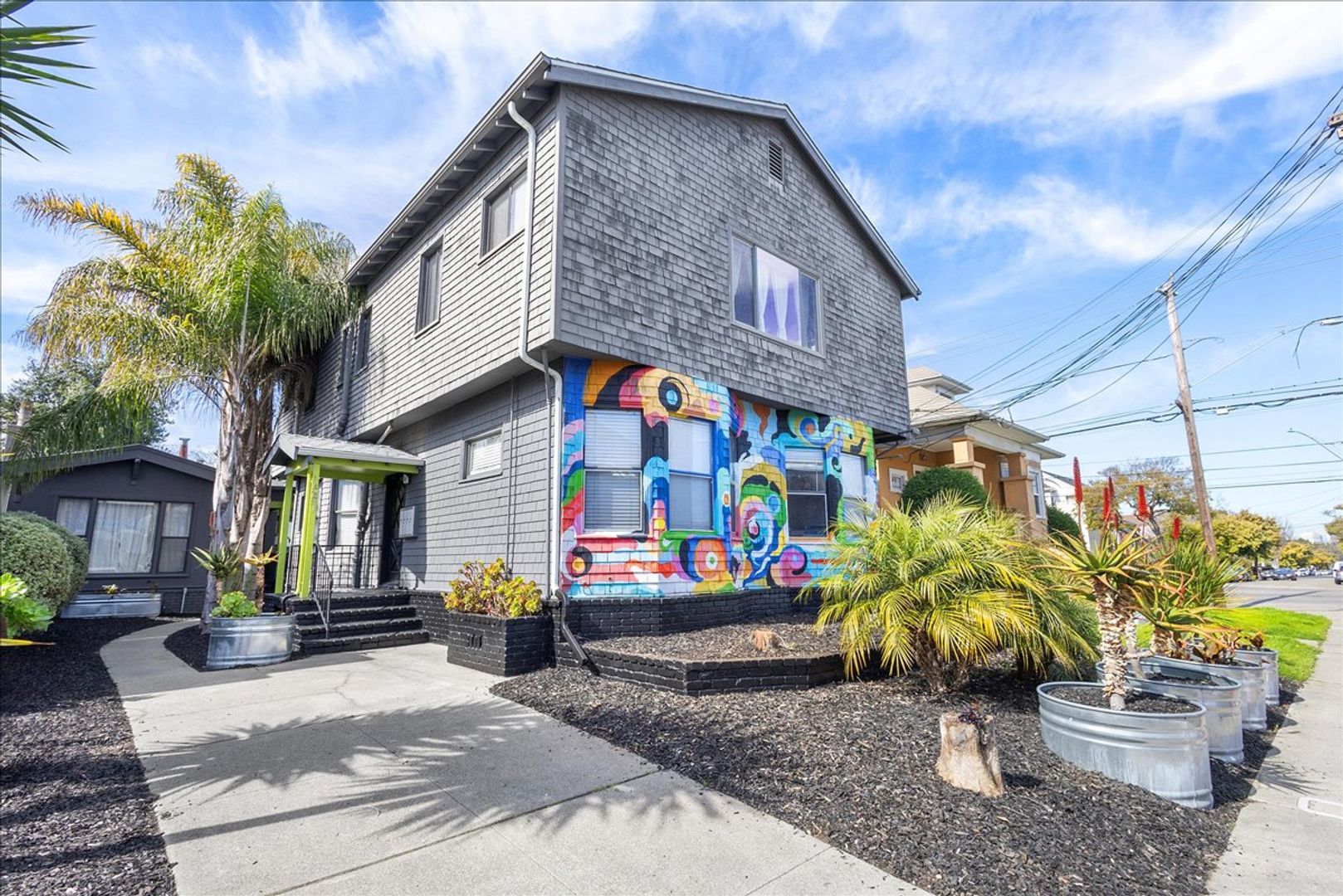 Alameda Apartment: 1551 Saint Charles St