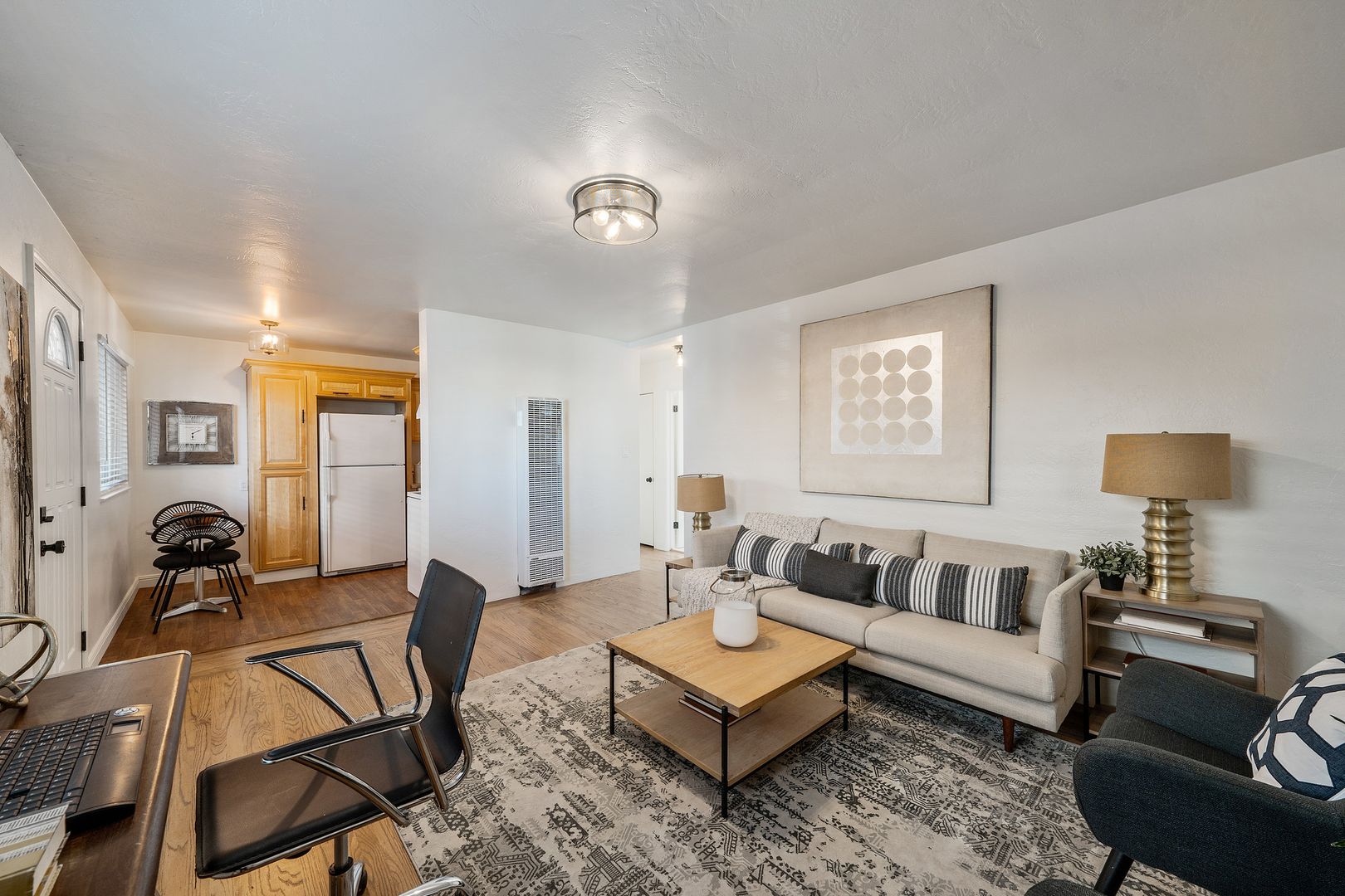 Oakland Apartment: 8 Whitmore Place