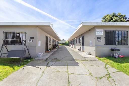 1843 E. 25th St. #2- 1 Bed | 1 Bath – photo 1