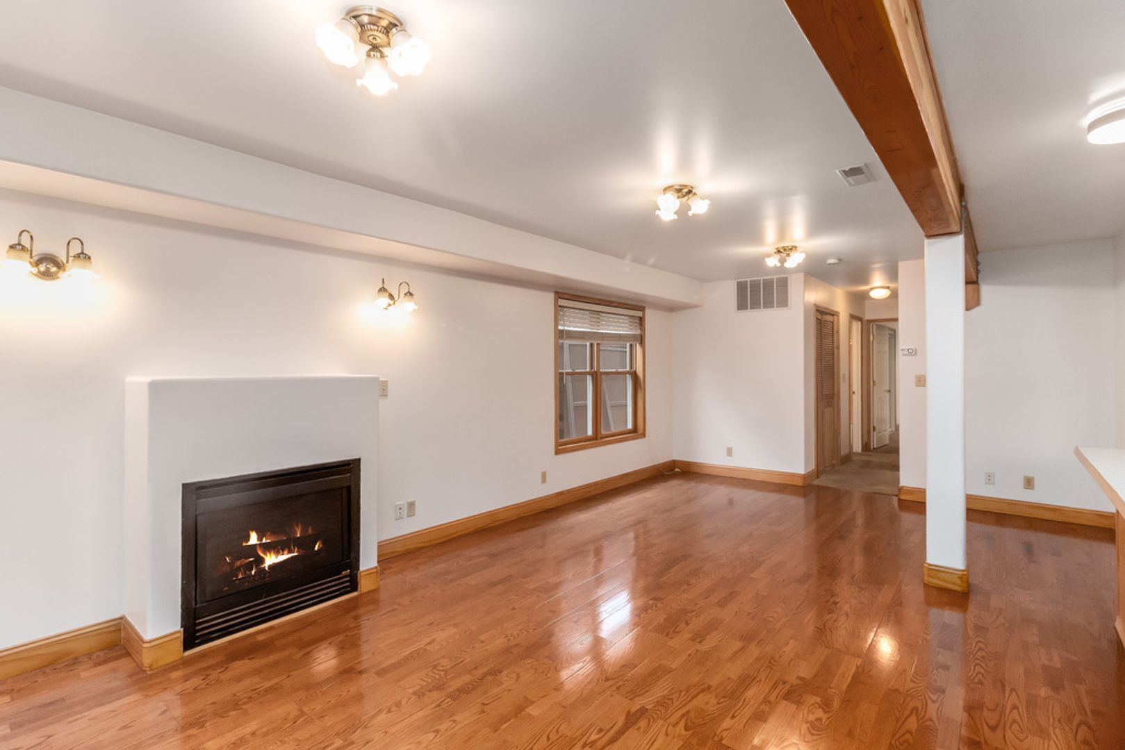 Alameda Apartment: 2037 Clinton Ave #B - LU