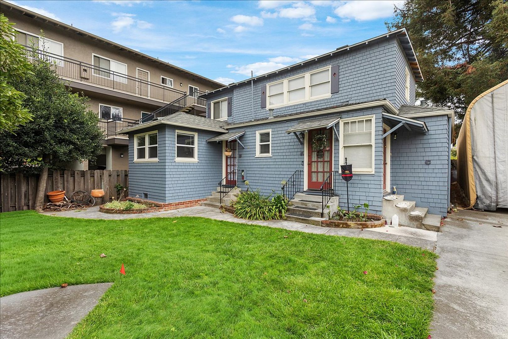 Alameda Apartment: 2148 1/2 Santa Clara Ave - LU