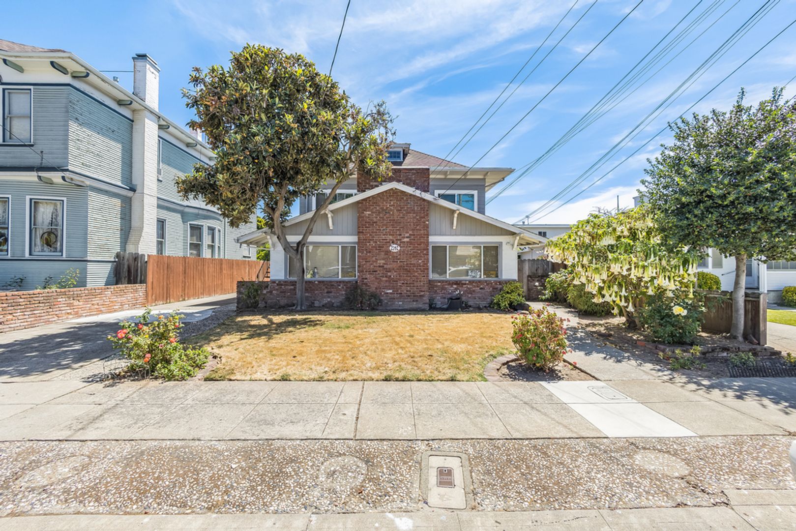 Alameda Apartment: 2142 San Antonio Ave.