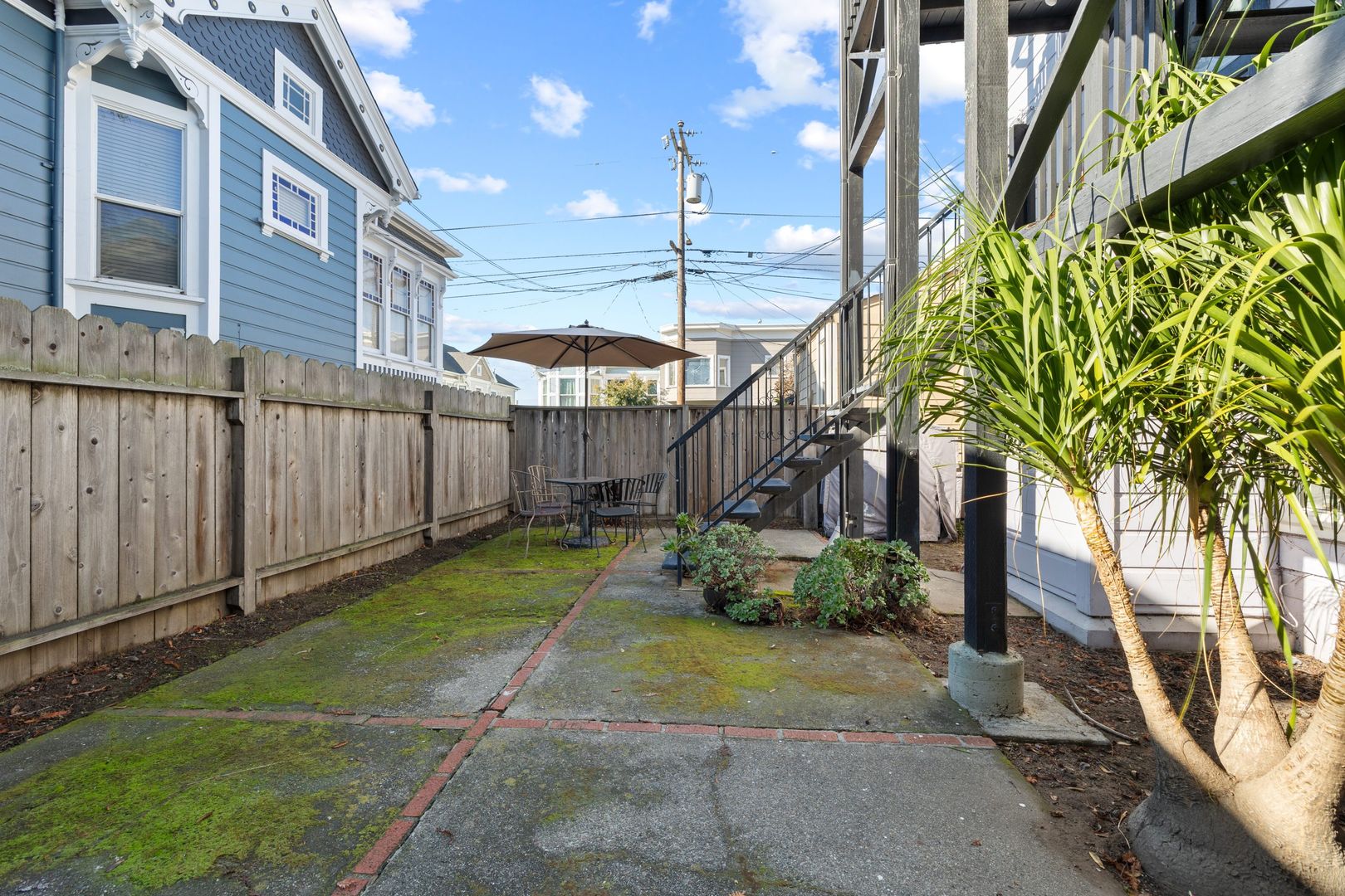 Alameda Apartment: 1724 Lincoln Ave