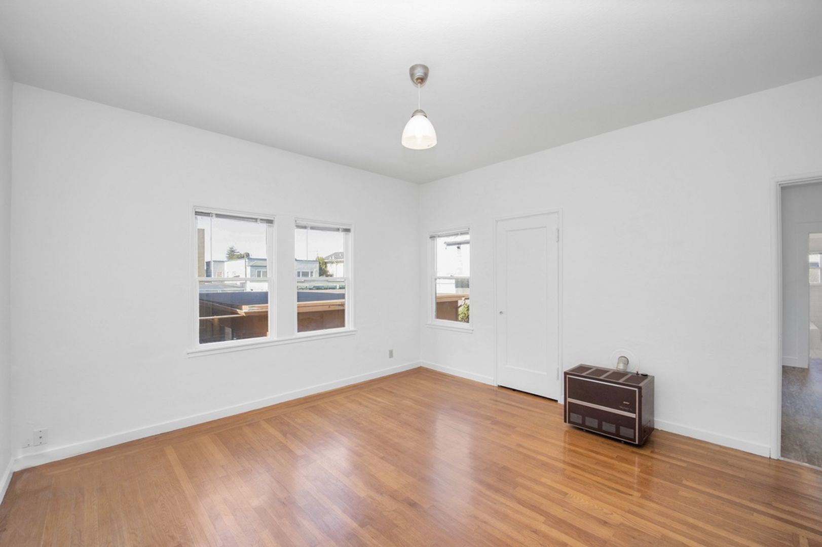 Alameda Apartment: 1535 Everett St
