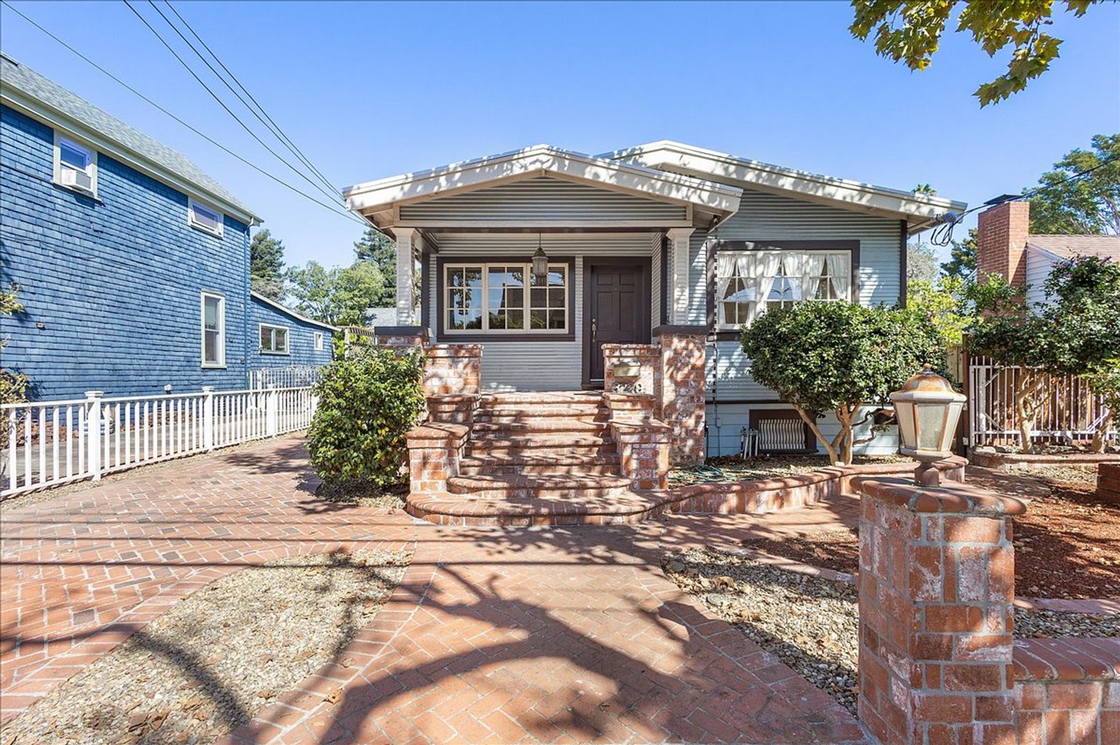 Alameda House: 3229 Central Ave