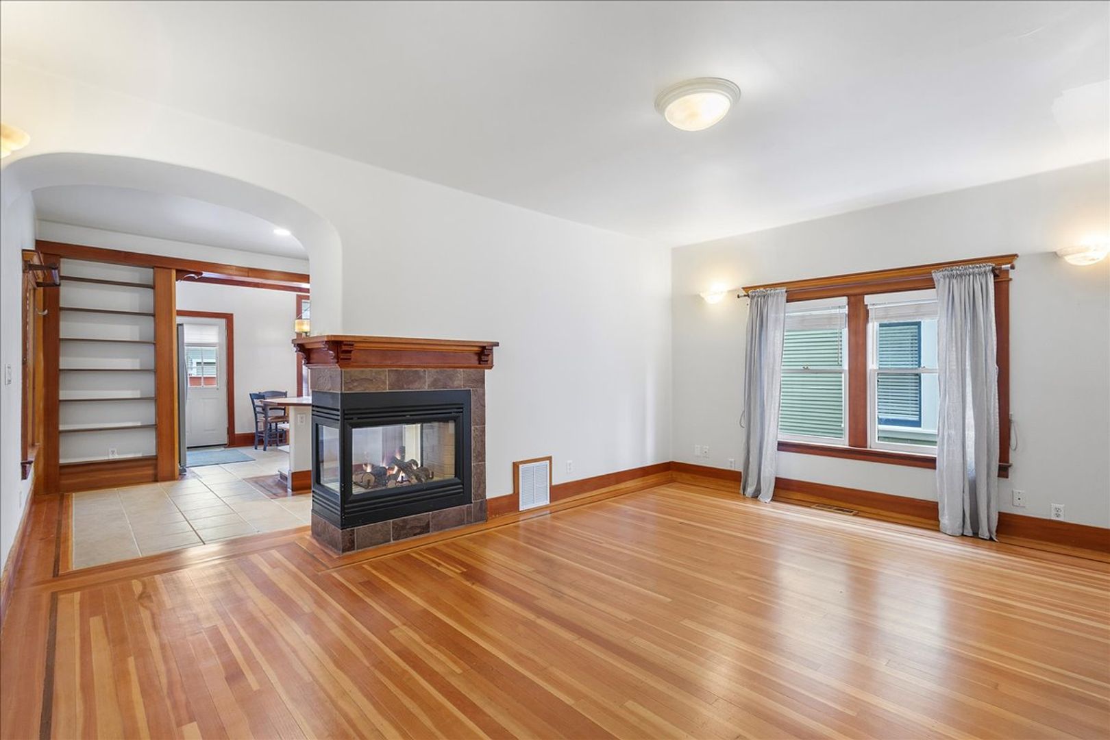 Alameda Apartment: 1038 Santa Clara Ave #A