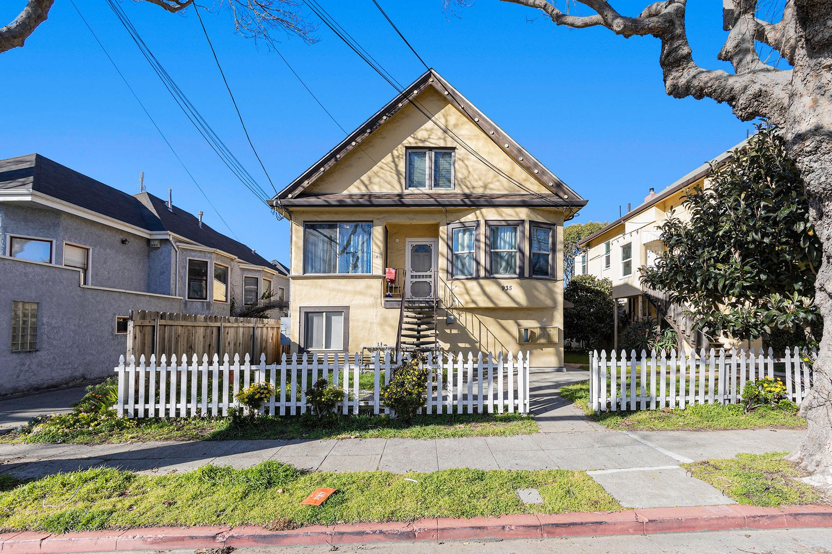 Alameda Apartment: 935 Central Ave #B