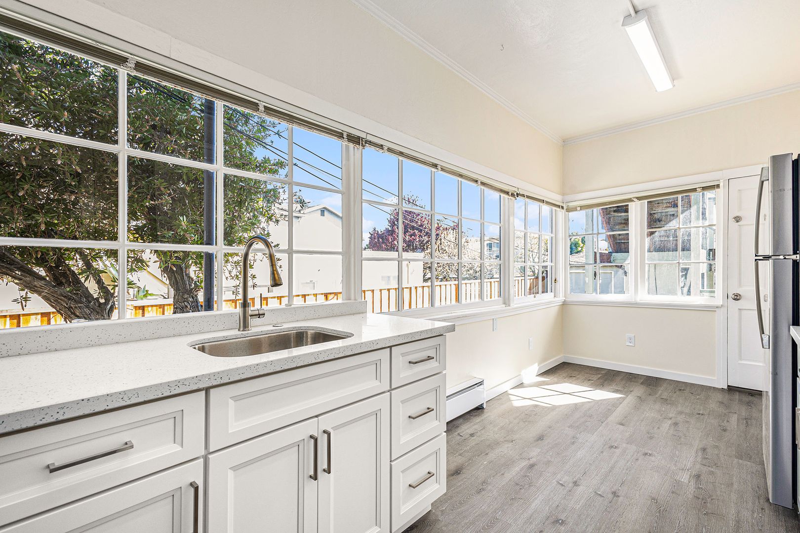 Alameda Apartment: 2204 Buena Vista Ave #A