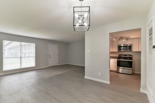 $249.00 First Month's Rent And Only $249.00 Deposit Moves You In With Approve Application! – photo 1