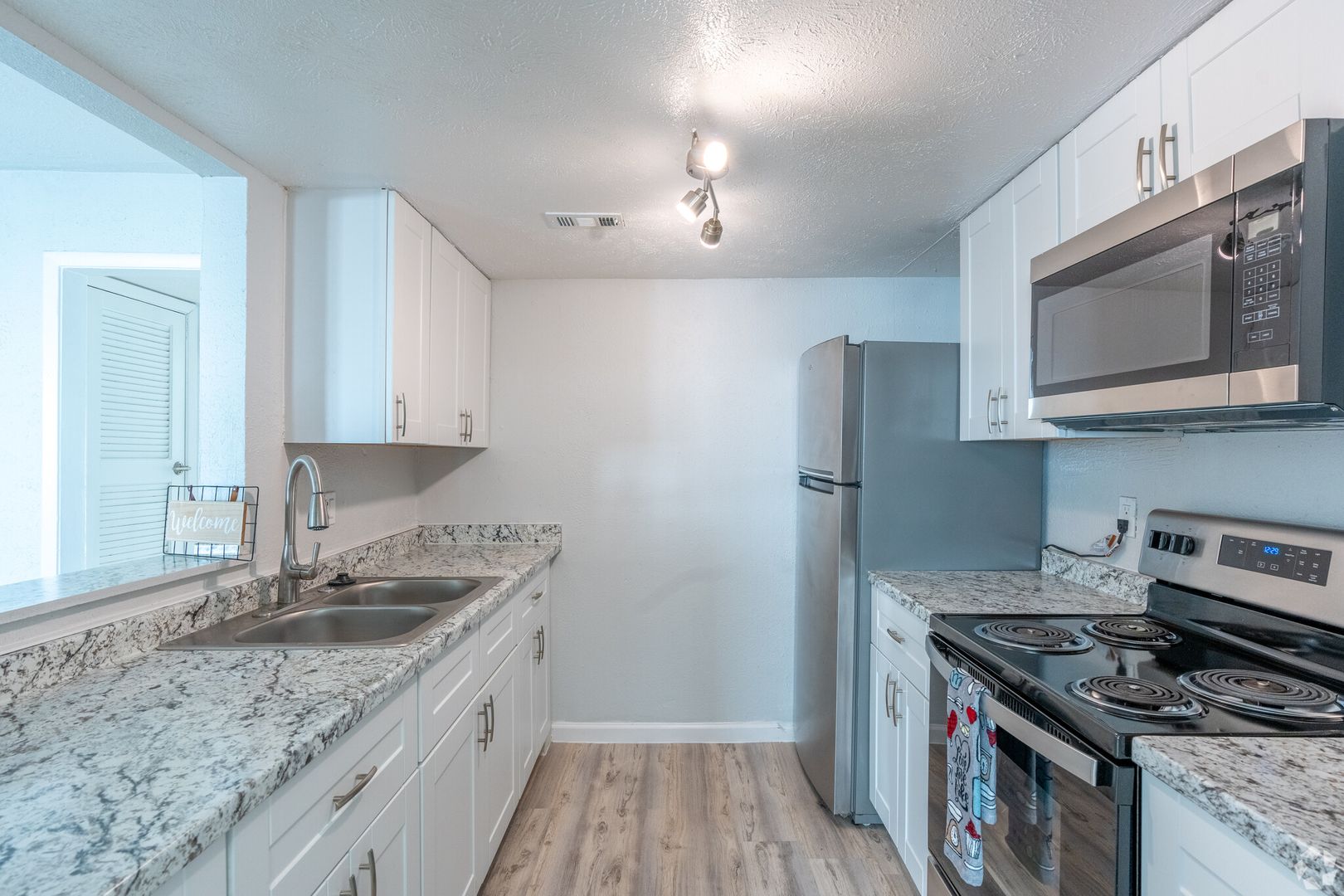 Fort Worth Apartment: 6608 South Freeway