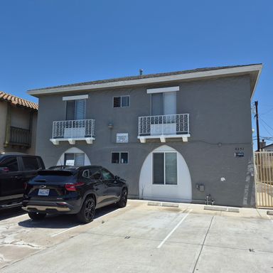 Upstairs 1 Bedroom, 1 Bathroom Apartment in City Heights – photo 1