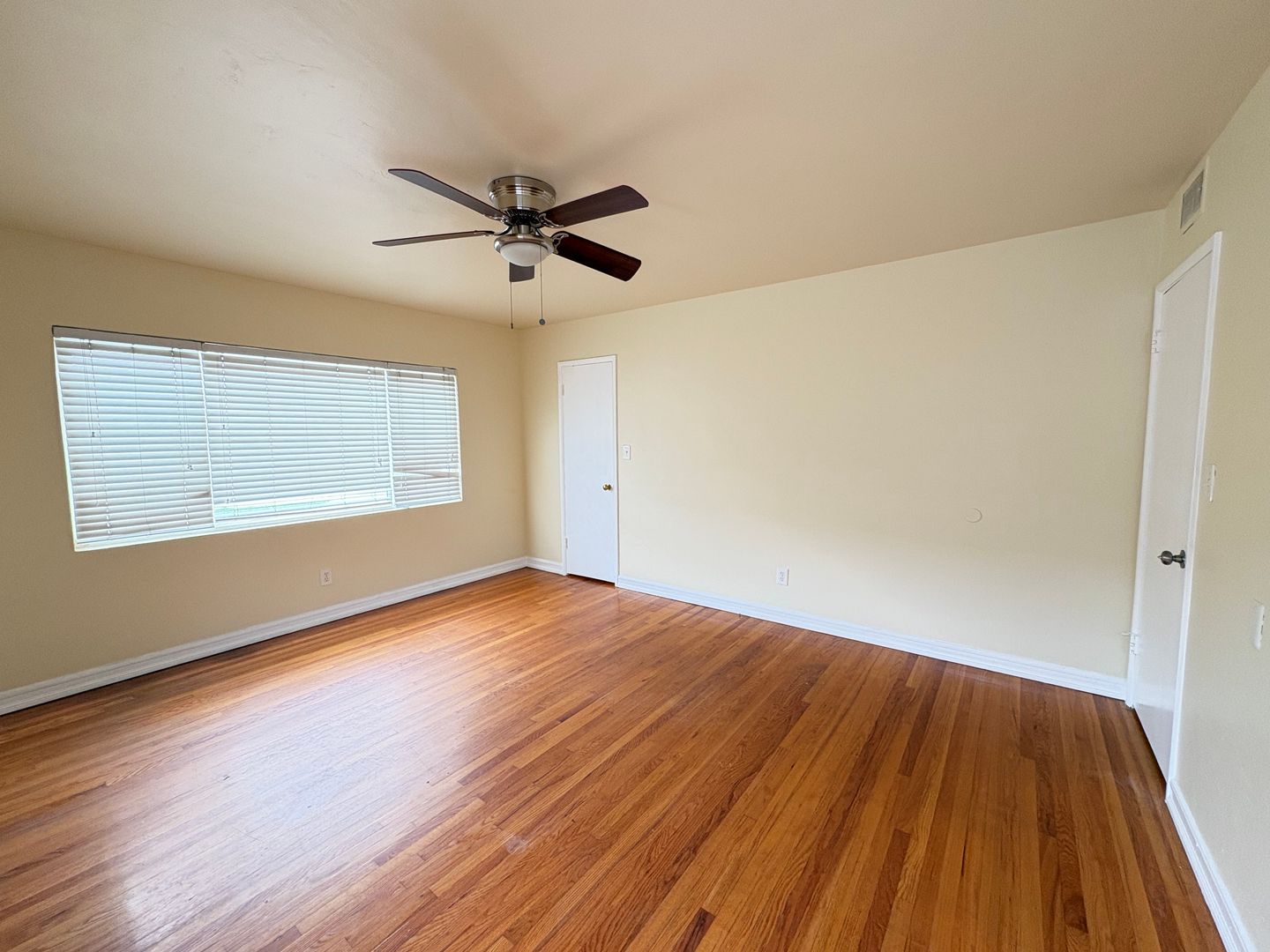 5114 63rd St. 8 of 12