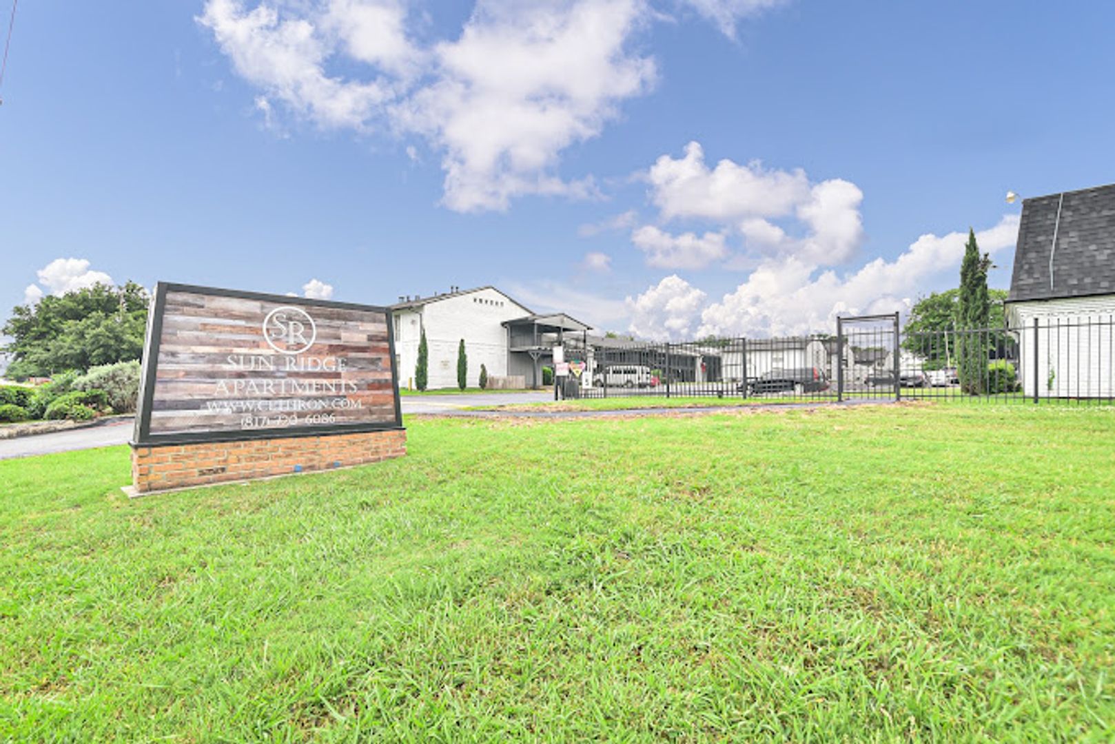 Fort Worth Apartment: 6608 South Freeway