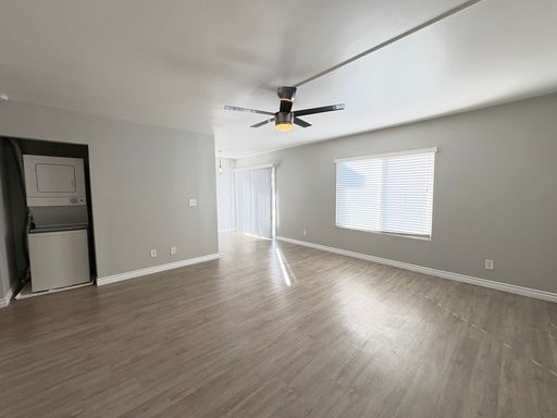 Spacious Two-bedroom Apartment in Talmadge | Elevation Three Apartments – photo 1