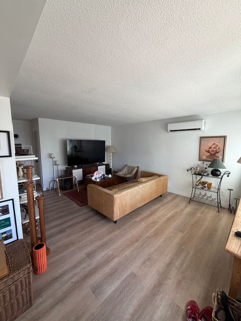 Imperial Beach Apartment: 555-557 8th St.