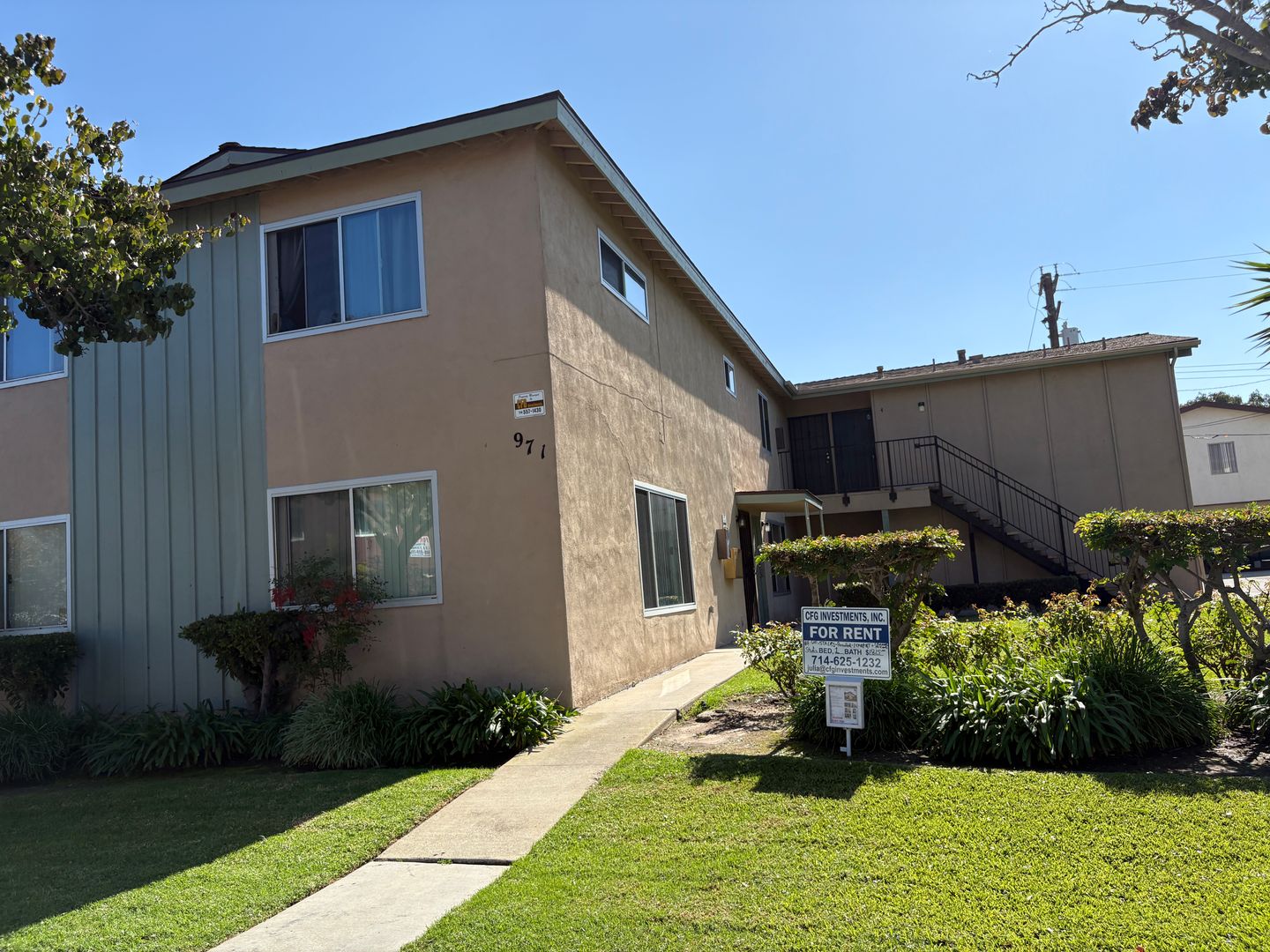 Costa Mesa Apartment: 971 Mission Dr.