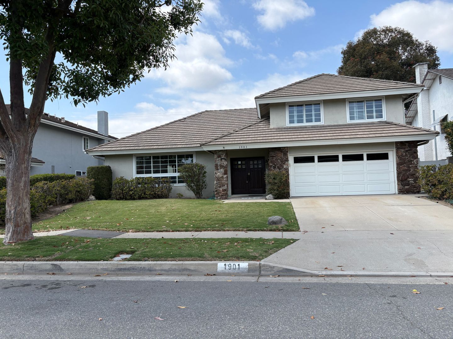 Santa Ana House: 1901 E Catalina Ave.