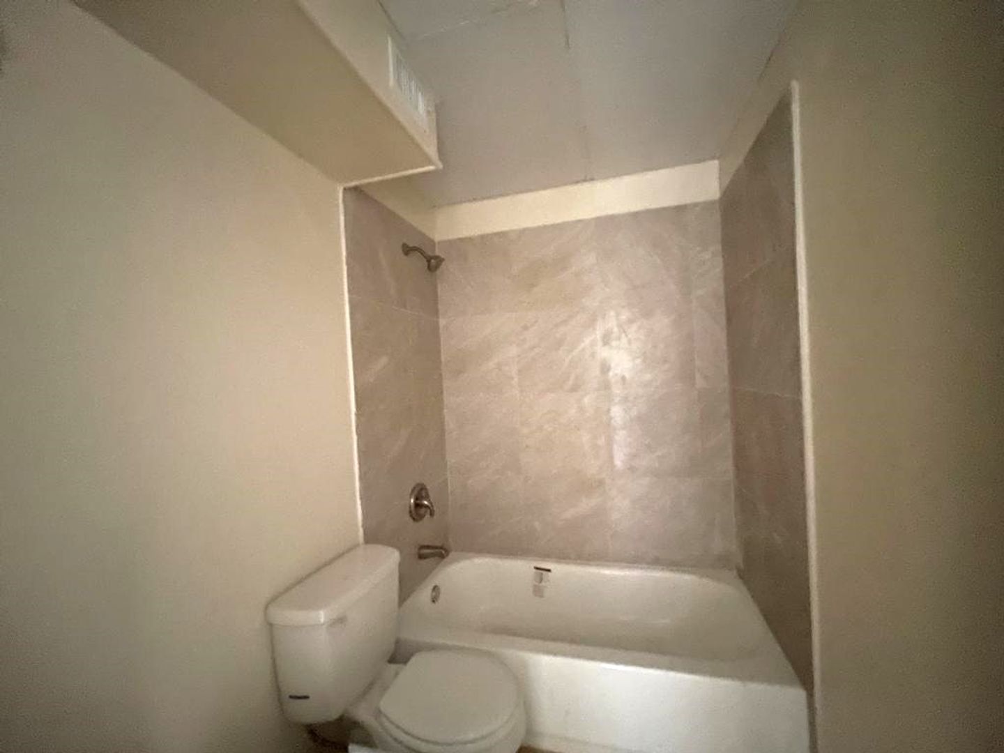 Mercedes Apartment: 630 S Missouri Ave