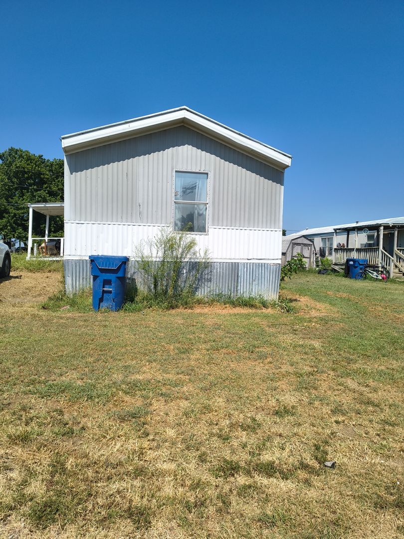 Talala Apartment: 4390 East 380 Road