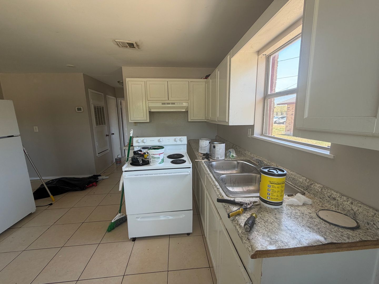 Mercedes Apartment: 685 Chapman St