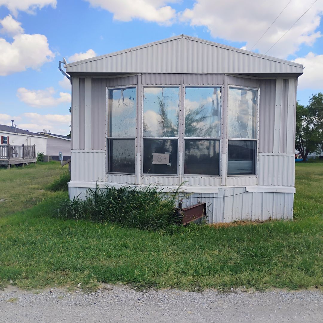 Talala Apartment: 4390 East 380 Road