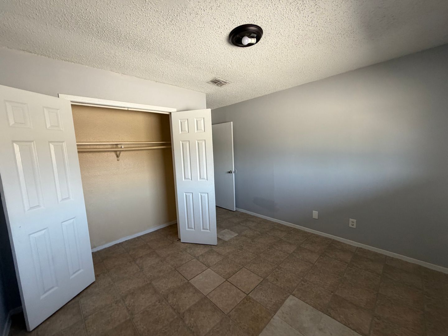 Weslaco Apartment: 2604 S BRIDGE AVE