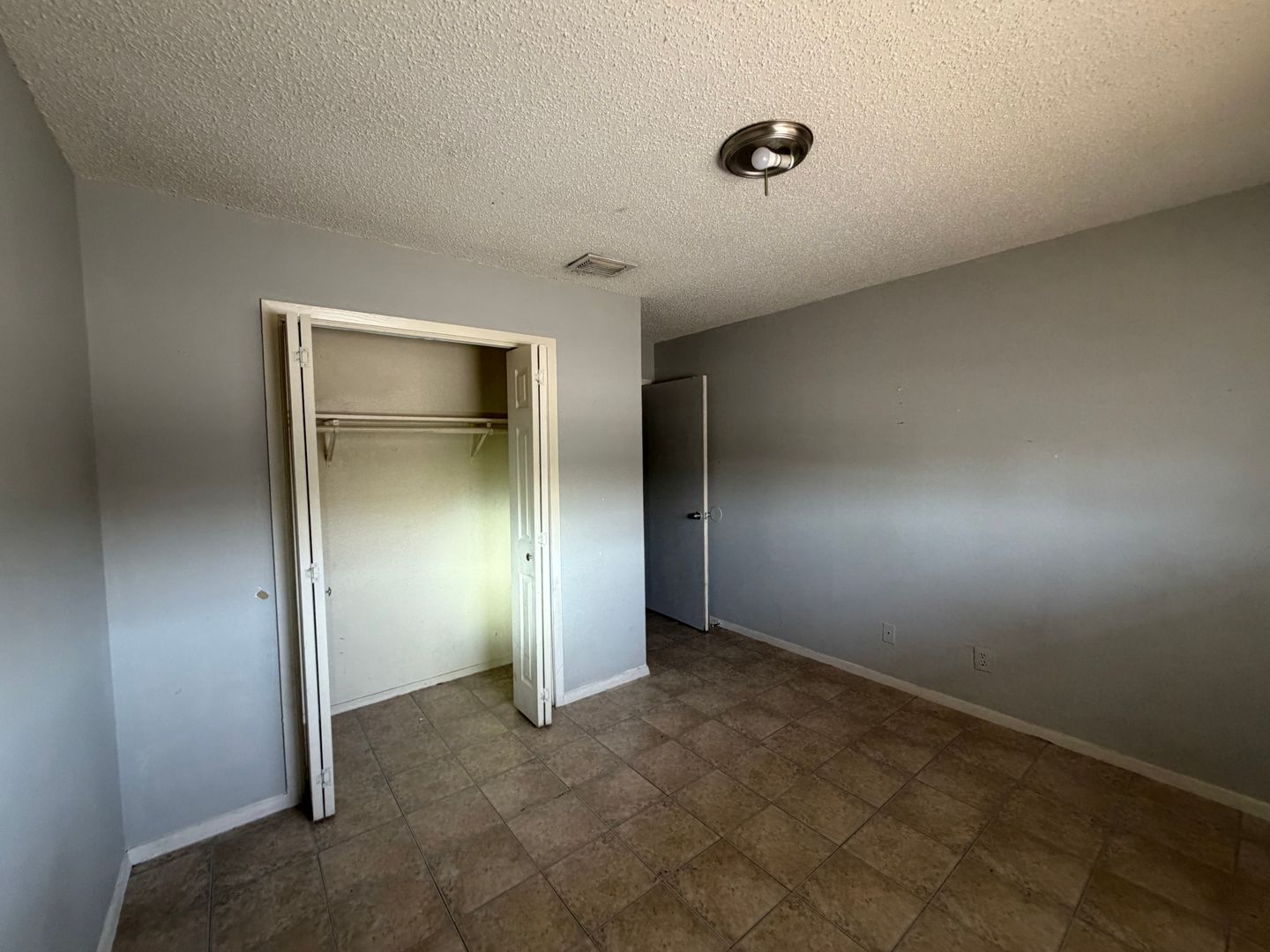 Weslaco Apartment: 2604 S BRIDGE AVE