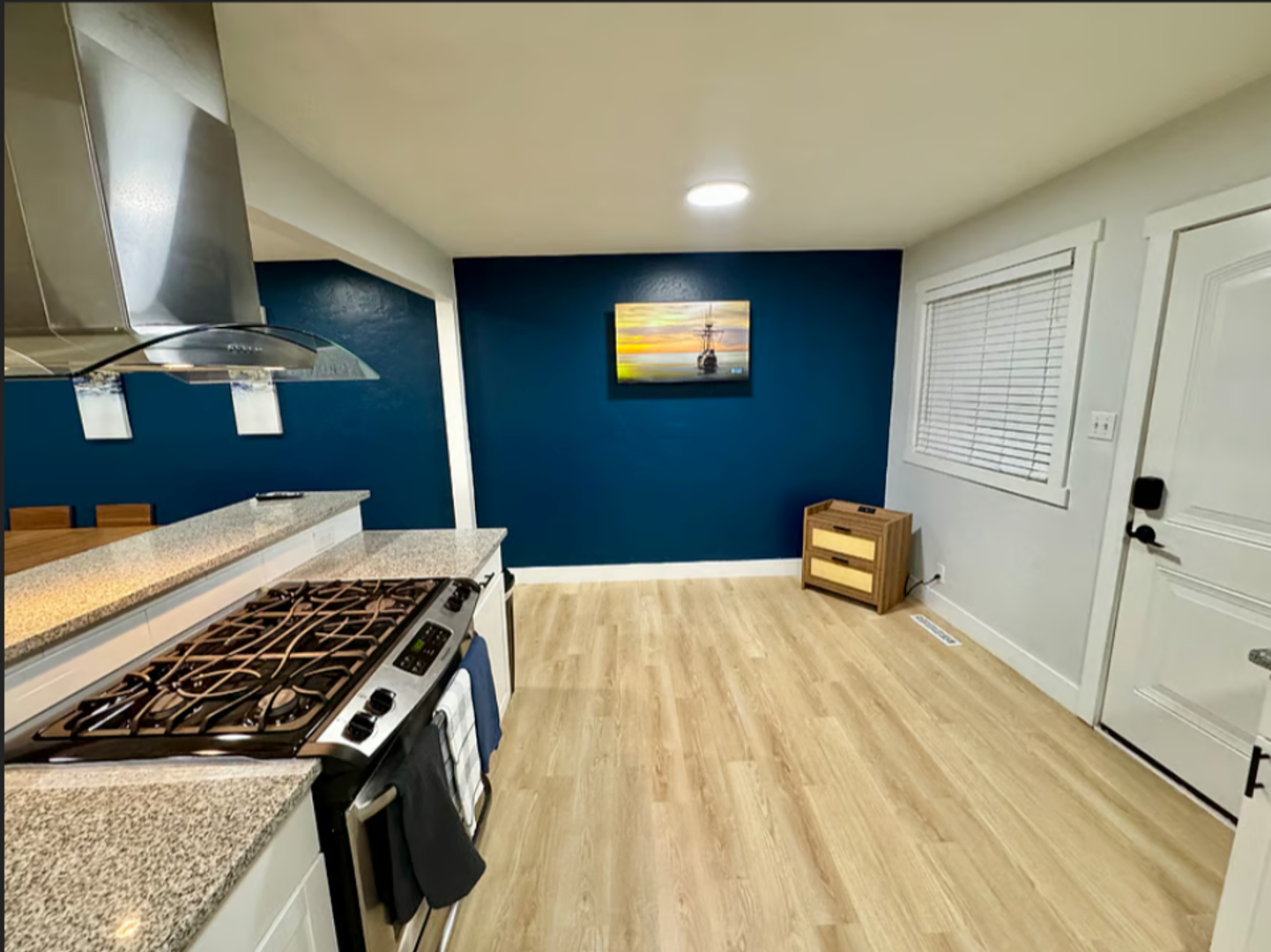 1305 N Valentine st 21 of 25